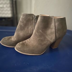 Womens size 10 Old Navy ankle boot